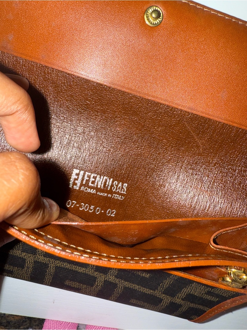 Fendi Leather Tab Accent in Deep Brown & Fendi Wallet bundle! - Picture 11 of 13